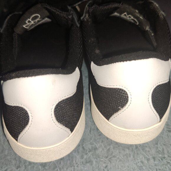 Mens size 10 Adidas Nora shoes! - Picture 4 of 8